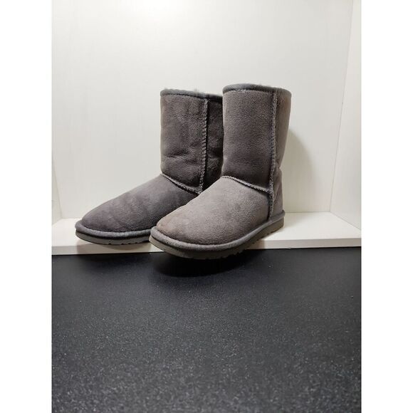 UGG Australia Classic Boots Size 5 - Picture 3 of 6